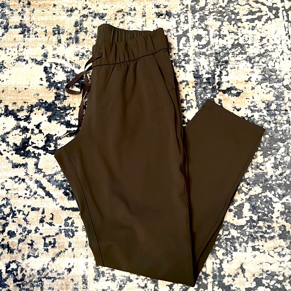 Lululemon On The Fly Pant EUC